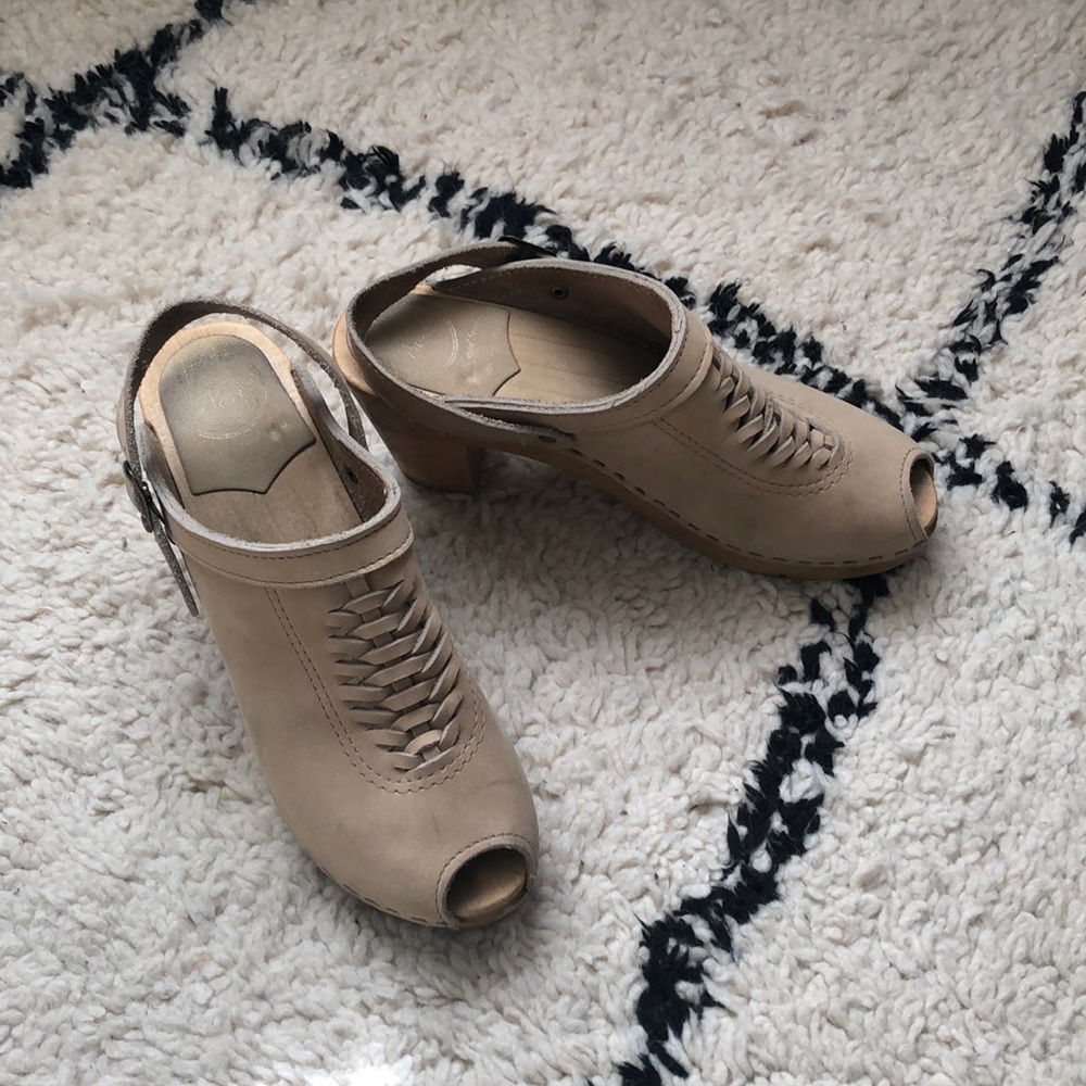 No. 6 Open Toe Weave High Heel Clog In Sand